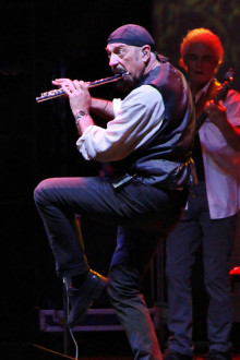 04 Ian flute leg 2014 Photo by Martin Webb