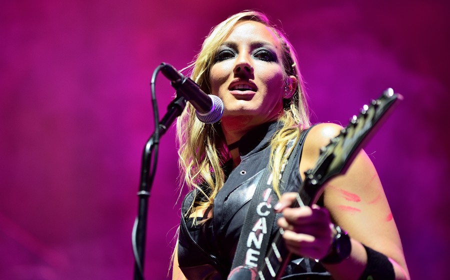 Nita Strauss  S.L.R. Magazine