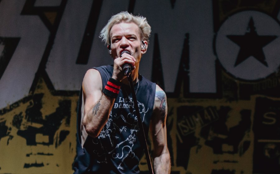 Farewell Spectacle: Sum 41’s Tour of the Setting Sum Thrills Fans in ...