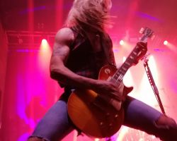 Photo by Chris Willow