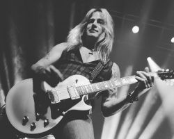 Photo by Chris Willow